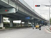 新北28處路段要降低事故　推動夜間號誌不連鎖減車速