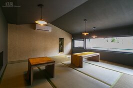 喜歡日式風格的林憲忠，特別將閣樓鋪上榻榻米，做出簡約日式風格的思考空間。