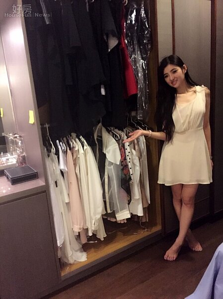 7.由於目前擁有衣物和鞋子實在太多,因此Charlene找房時也非常重視是否有超大衣櫃、鞋櫃等足夠的收納空間。