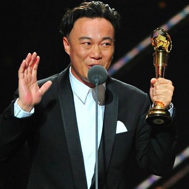 陳奕迅第二次登基金曲歌王,上台狂喊謝謝台灣。(翻攝自陳奕迅臉書)