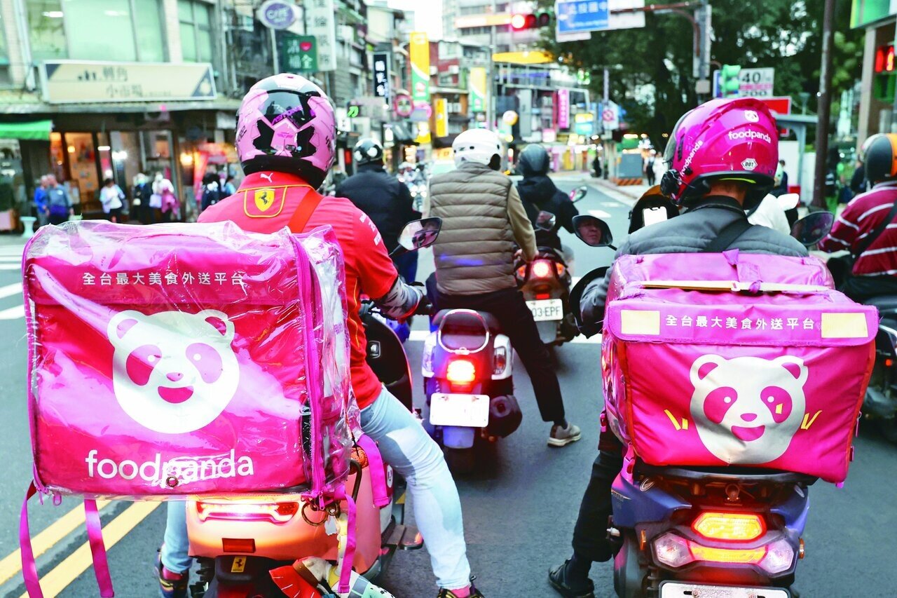有「東南亞Uber」之譽的數位企業龍頭Grab與德商Delivery Hero23日宣布達成協議，Grab將以6億美元（約新台幣192億元）現金收購Delivery Hero旗下foodpanda台灣外送事業。示意圖。記者蘇健忠／攝影 