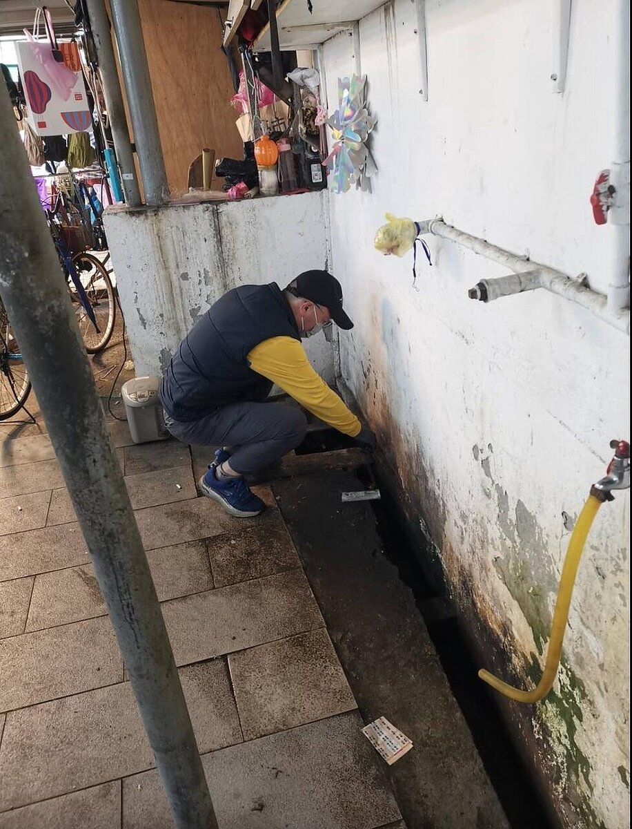 先前大安區爆發鼠患，最近北市內湖737商圈也飽受鼠患猖獗困擾，還有攤商形容，已到忍無可忍地步。圖／引用自議員陳宥丞臉書