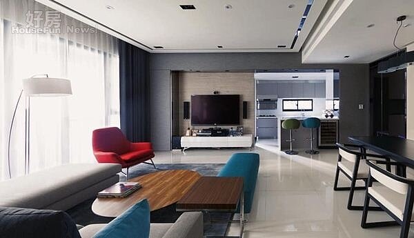 
4.顏慶賢的新家找來知名設計師邱德光團隊設計，美得宛如樣品屋。