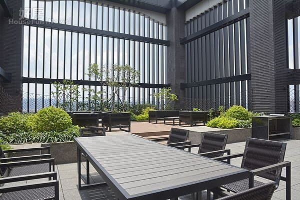 
14.21樓的空中花園可以辦Party。