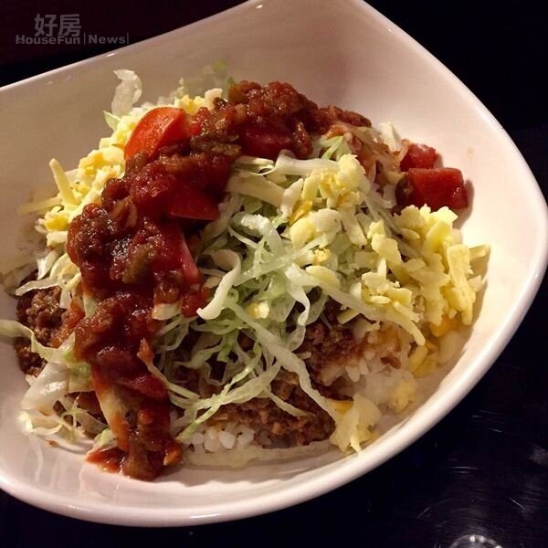 
10.TACO飯是周洺甫推薦的料理之一，靈感來自沖繩美食。
