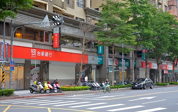 現行房價高漲,年輕人想買房只能依靠房貸。(好房網News記者 陳為帆/攝影)