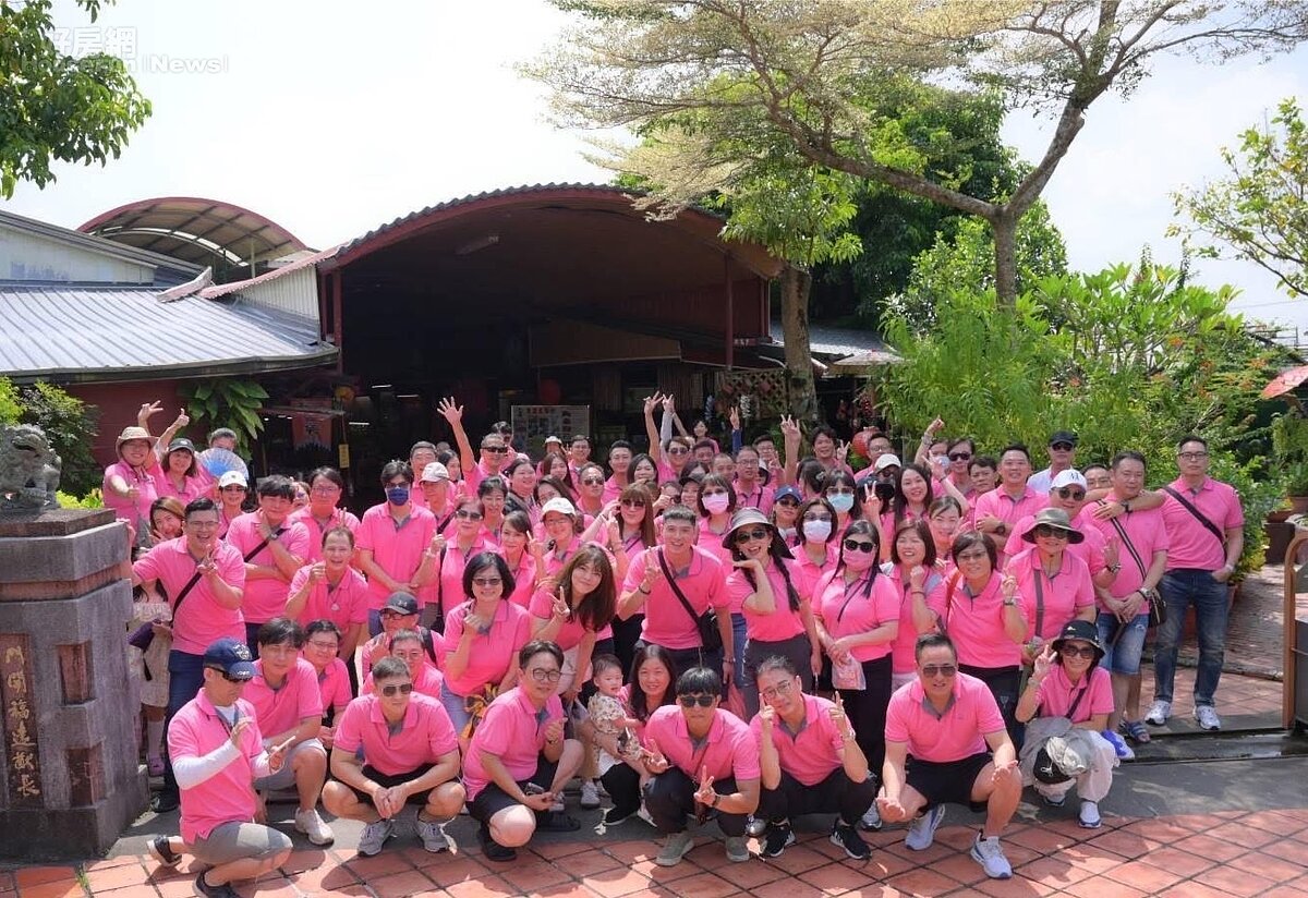 面對景氣波動，王春玲調整策略，讓夥伴多元經營不同產品，穩住成交量。圖／永慶房產集團提供