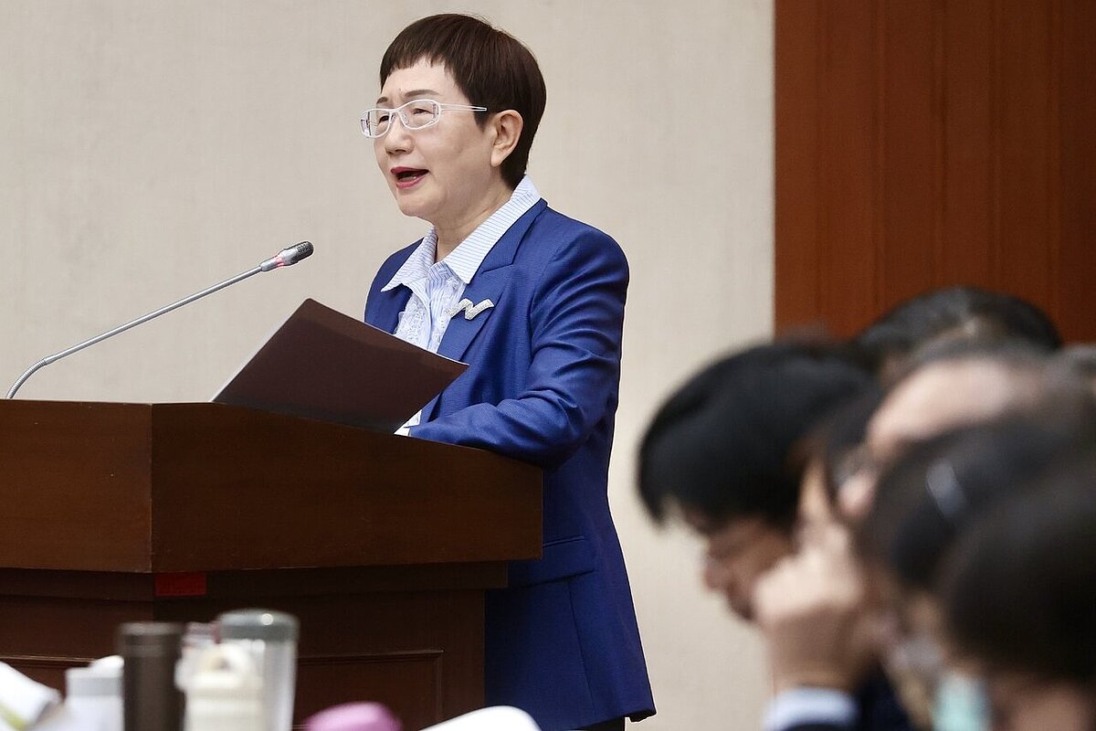 財政部長莊翠雲赴立法院財委會進行業務報告。 