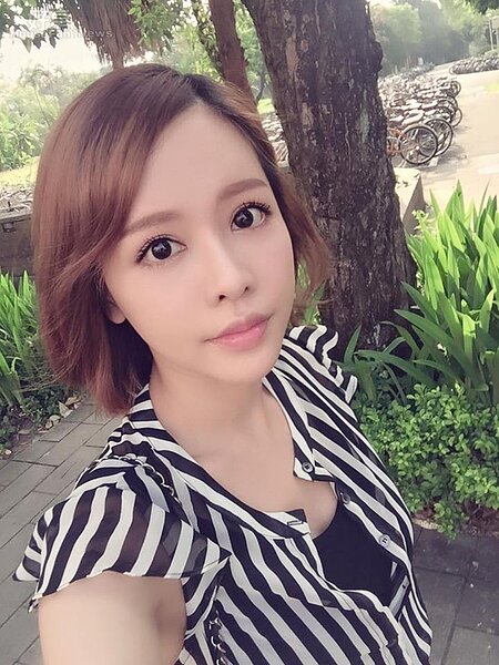 
10.莊茜佳覺得香港寸土寸金，比起台灣有過之而不及，多數香港80後年輕人，也對未來產生莫名恐慌感。
