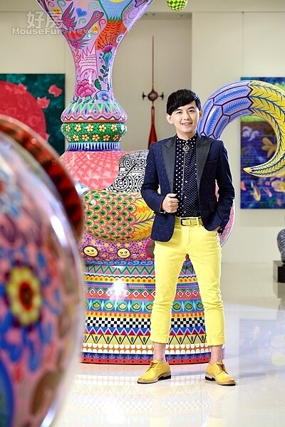 [問卦] 黃子佼的錢 足夠全家移民國外了吧！