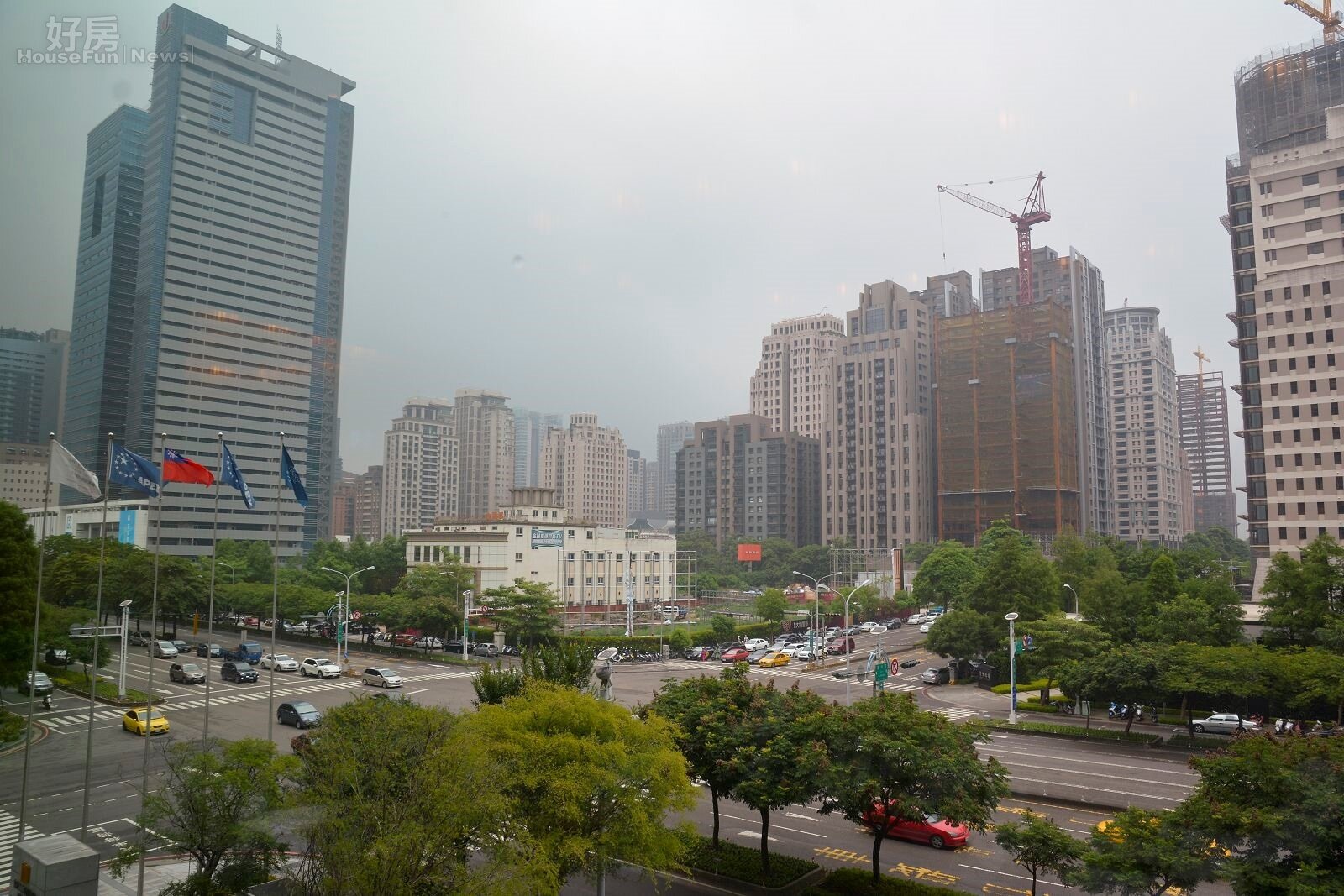 台中市區的房市情境照。(好房網News記者 陳韋帆/攝影)