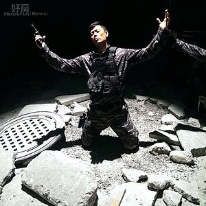 8.MAX曾演出電影《痞子英雄2》，更以運動達人、滑雪教練的身分，現身《大學生了沒》分享滑雪的經驗談，每年雪季都會在日本固定擔任駐場教練。