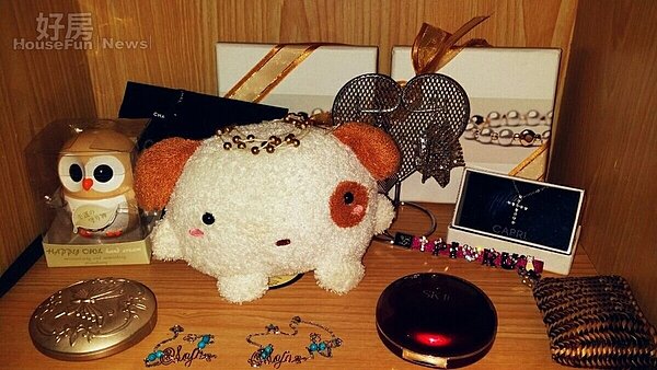 8.只要是朋友送的東西閔宸宣都會特別擺設起來,但也因為永遠捨不得使用,導致這些收藏小物愈積愈多。