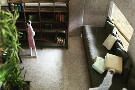 由INSTAGRAM上公開的圖片可以發現，未來BOOK AND BED TOKYO著重的是人與書本的互動，並且希望讓旅客多花點時間閱讀，因此在公共區域擺放了舒適的沙發。