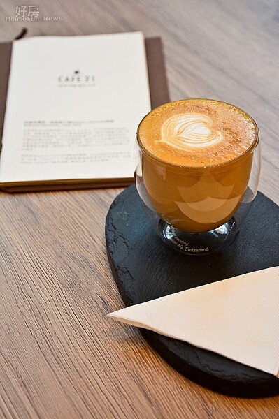 Cafe 21的咖啡有愛心拉花。(好房網News記者 陳韋帆/攝影)