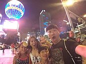 侯昌明股票慘賠500萬　賺度假費落空