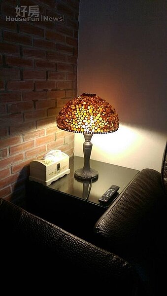 7.房東用心整修,連燈飾也都特別挑選,夜晚開燈來特別有Fu。