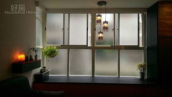 5.即便是白天,室內開了燈跟夜晚開燈截然不同,各有各的風情。