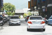 頭城沙成路車亂停　評估管制