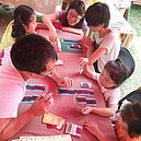 不捨建商砍樹　羅勝夫製桌遊埋護樹種子