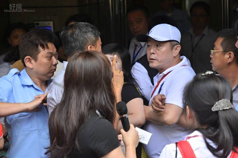 對於這樣的情形,日勝生發言人則說,日前早已通知,應是有住戶不太了解規定,才會引起誤會。