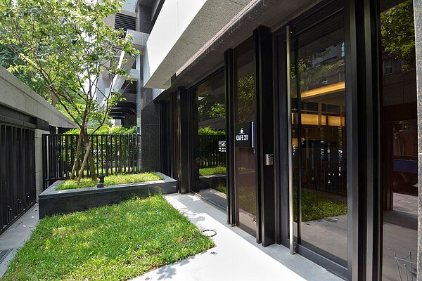 Cafe 21咖啡廳空間設計的感覺很寬敞。(好房網News記者 陳韋帆/攝影)