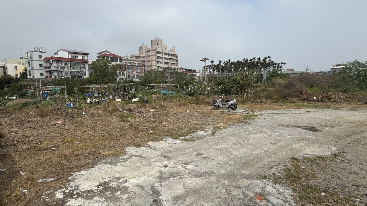 苗栗市「公兒1」解編，變更住宅、道路用地，保留部分公園兼兒童遊樂場用地，地方爭取列入公辦市地重劃排程，並考量地方需求，規畫活動中心用地。記者范榮達／攝影 