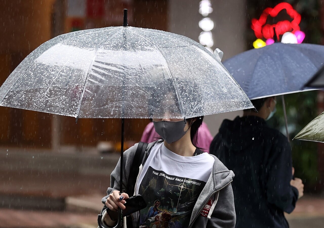 清明連假預估兩波鋒面通過，天氣不穩定，需注意降雨與溫度變化。聯合報系資料照 
