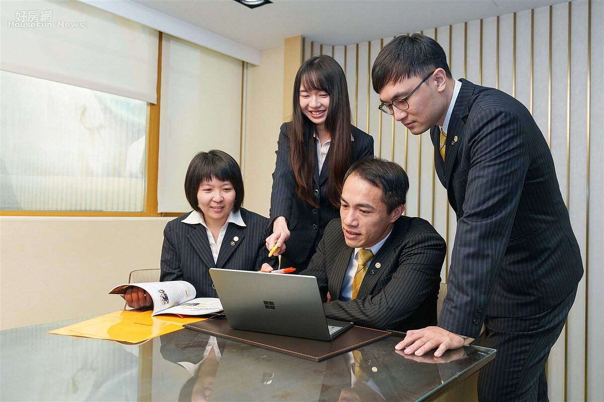 永慶房屋打破房仲業務孤軍奮戰的印象,以專業分工的工作模式,讓客戶享受到更有品質與效率的服務。圖/永慶房產集團提供