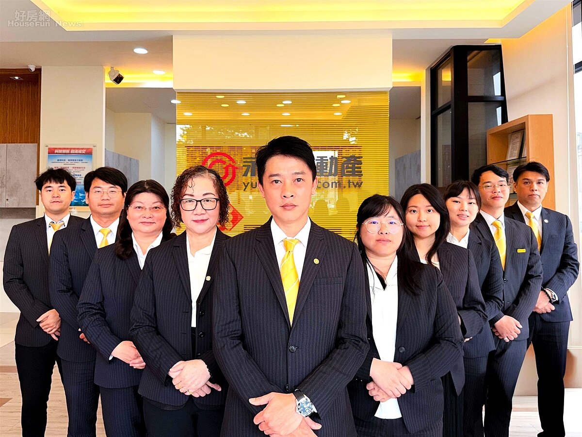 永慶不動產新竹親水文化加盟店團隊,在網路上累積許多五星好評,展現專業服務與守護客戶交易的實力。圖/永慶房產集團提供