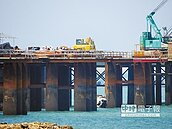 金門大橋預拌車落海　駕駛溺斃