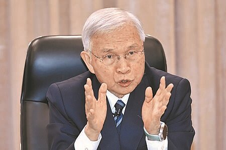 央行總裁楊金龍表示,對於今年經濟成長率仍是「審慎樂觀」。圖∕本報資料照片