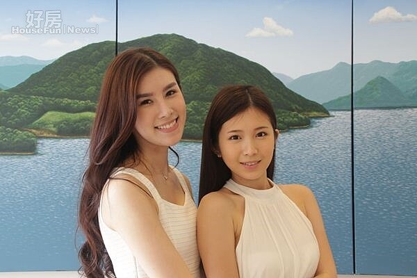 1.雞排妹和麗君搬入豪宅新家,後頭的巨幅河景畫具有吸納財氣的作用。