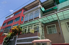 世新大學外租屋廣告。（好房網記者張聖奕／攝影）