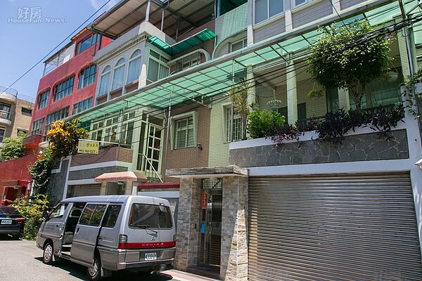 世新大學外租屋廣告。(好房網記者張聖奕/攝影)