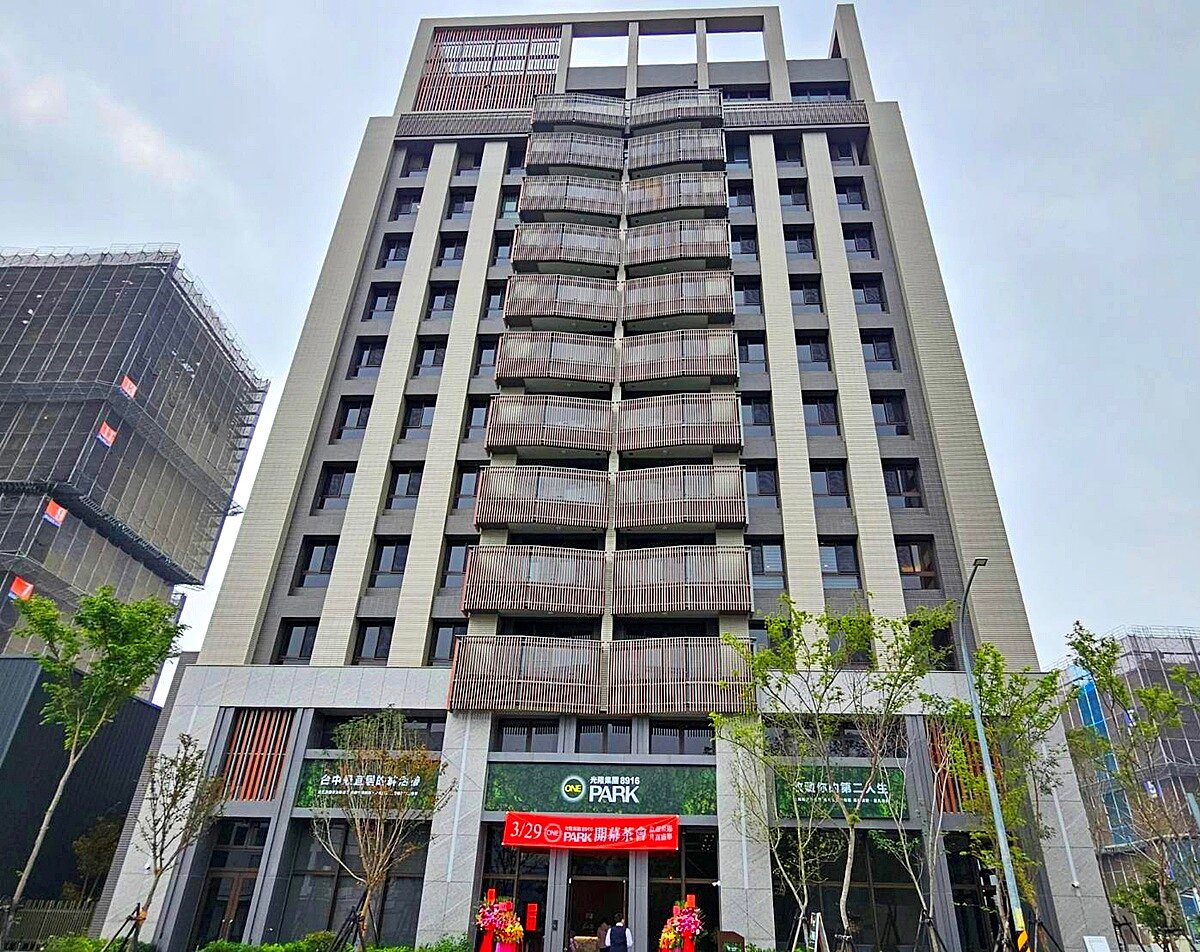看中南屯單元五重劃區具宜居性與地段價值高,上市建商光隆集團正式發表新成屋大樓「光隆ONE PARK」,興建品質優異。圖/好房網News記者林和謙/攝
