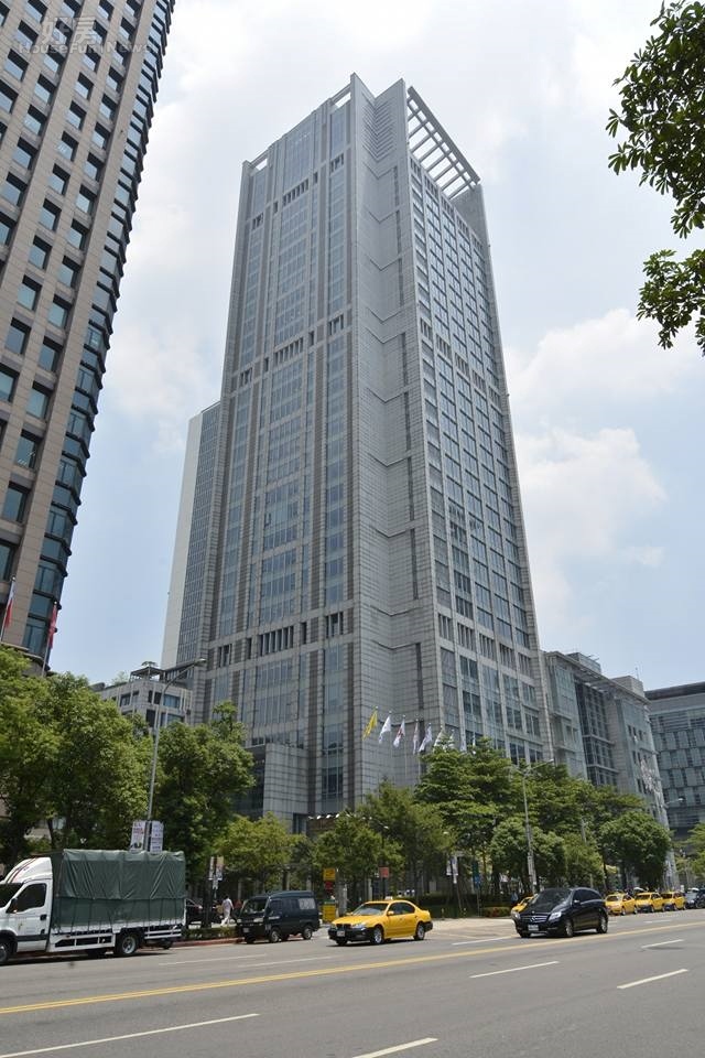 位於信義計畫區的統一國際大樓，當初為台南幫統一企業等公司合資興建（好房網News記者陳韋帆攝）