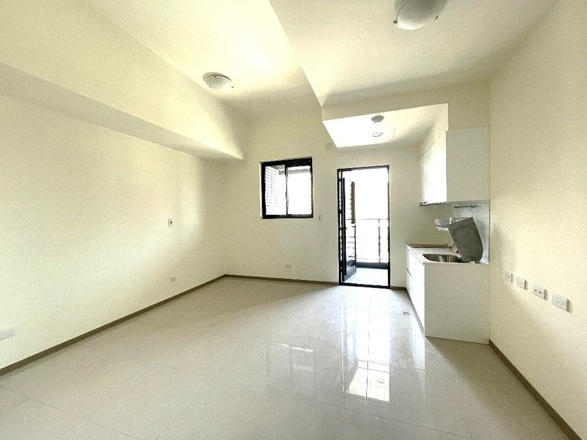 北市社宅配備遭疑不如民間出租房源，住戶反映屋內窗戶沒窗簾，建議應作標配。圖／台北市都發局提供
