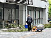 小彎社宅入住5年爆漏水、壁癌　北市住都中心抓漏：地處潮溼