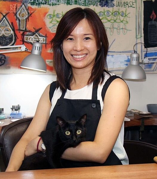 1.珠寶鑑定師張雅晴因為對珠寶、金工設計有興趣,因此開設了工作室教學並與同好交流。