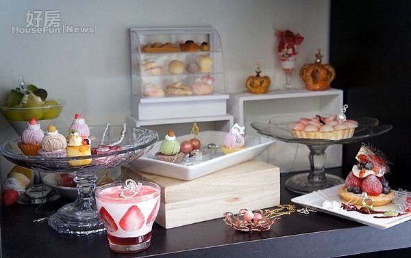 4.張雅晴的手作小巧精緻,以黏土甜點襯托珠寶項鍊,還有銀箔琺瑯盤等都非常討喜。