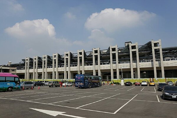 林佳龍要將豐原轉運站打造為「台中京站」。(翻攝自林佳龍Facebook粉絲頁)