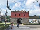 推動西區門戶　先打造商業區