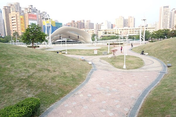 七期重劃區南側的生活圈具有豐富的休閒生活機能。(立智國際提供)