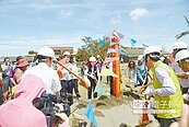 村民集資購地　溪頂集會所動工