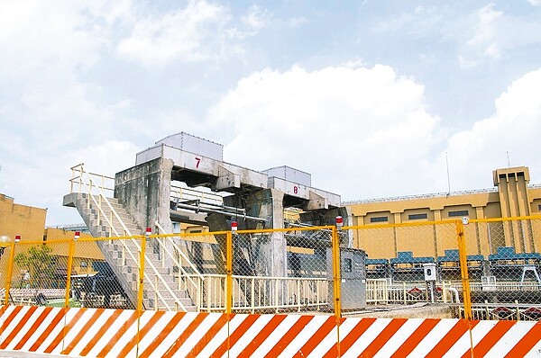 大窠坑溪滯洪池完工後,搭配抽水站擴建,抽水機組性能可提升逾3倍。 記者連珮宇/攝影