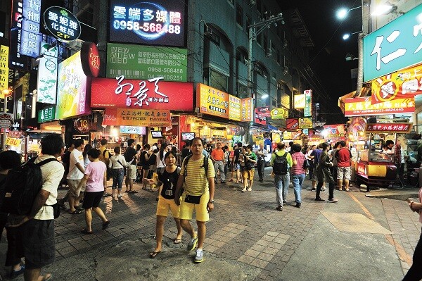 實價登錄上路後,台中房市依然暢旺(圖/台中逢甲商圈/好房資料中心)