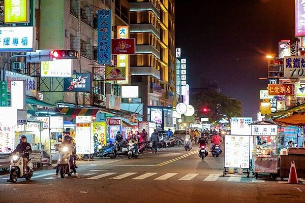 台中忠孝夜市城隍段地上權脫標。(翻攝自台中觀光旅遊網)