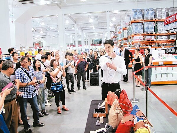 好市多COSTCO中壢店23日開幕，預估當天將湧入2萬人潮。 記者呂筱蟬／攝影