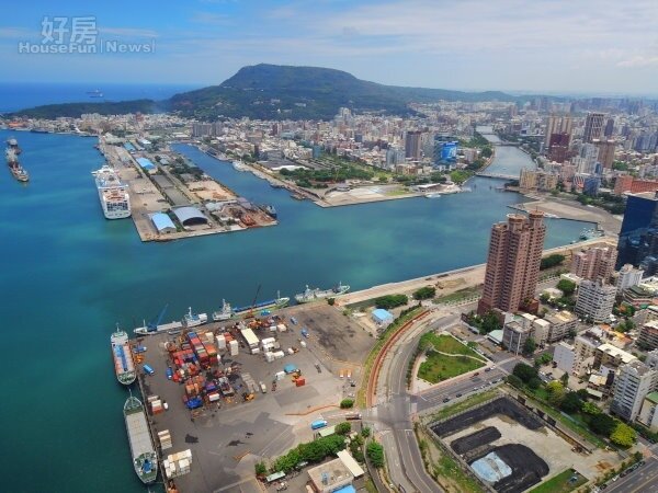 高雄港區開發公司成立後，將優先開發舊港區的土地。（截取自高雄市府網站）